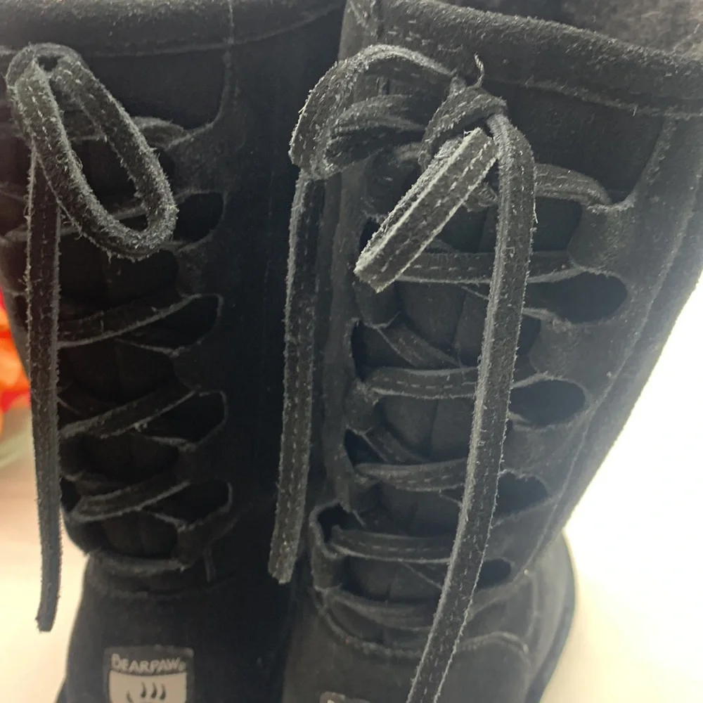 Bearpaw Girls Black Suede Shin High Winter Boots Lace Up Back Size 1. WRB3935H